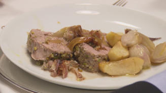 Kalbsfilet im Speckmantel mit Nüssen