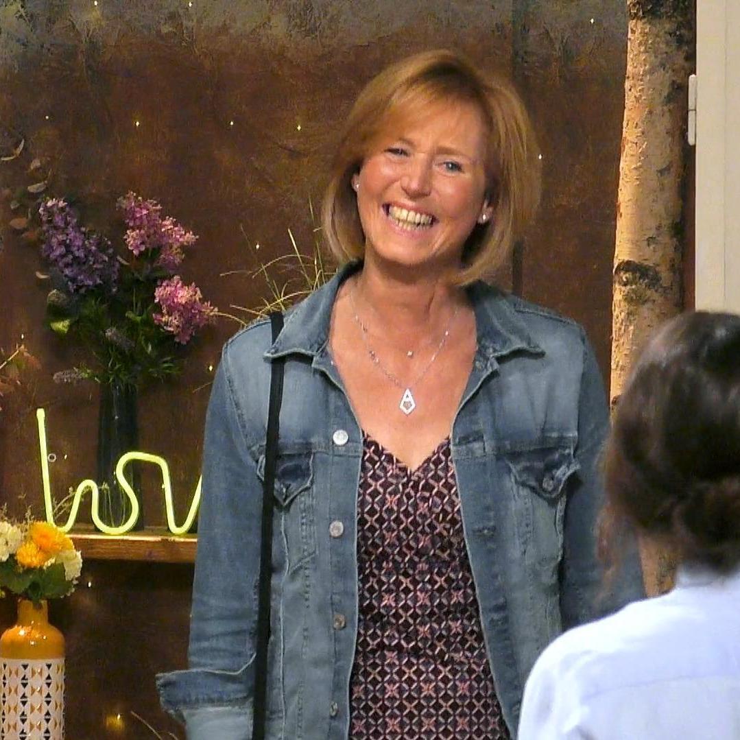 Britta trifft im \First Dates\-Restaurant auf den sympathischen Dirk Britta trifft im \First Dates\-Restaurant auf den sympathischen Dirk