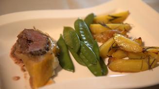 Beef Wellington an Kartoffelspalten