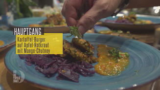 Kartoffel Burger mit Apfel-Rotkraut