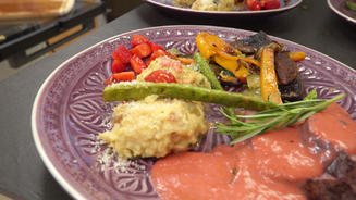  Rinderfilet an Erdbeer-Pfeffer-Soße 