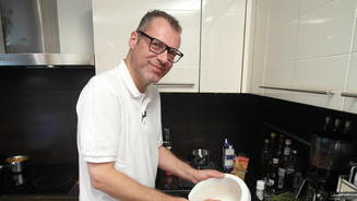 Ein blaues Dessert zum Mitdenken