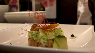  Saiblingstatar mit Chili-Gurken-Salat
