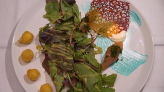 Der Halbflut Lachs
