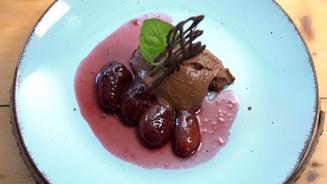 Schokoladencreme mit Zwetschgen