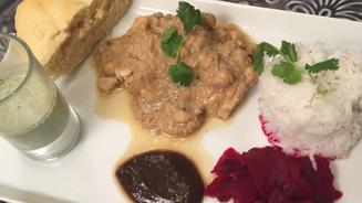 Badami Murgh Korma mit Rote-Bete