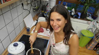 Carmela umsorgt ihre Gäste