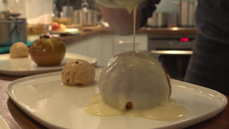 Bratapfel mit Nuss-Cranberryfüllung