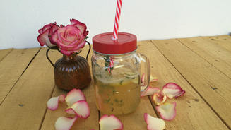 Zitronenlimonade mit Ingwerlikör