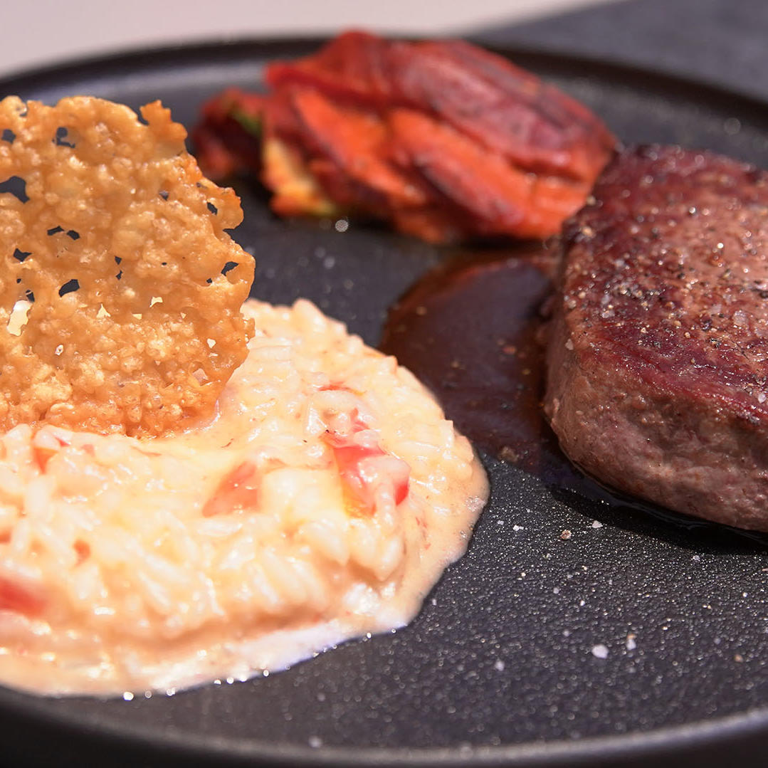 Rinderfilet mit Caprese-Risotto und Gemüsebeilage Rinderfilet mit Caprese-Risotto und Gemüsebeilage