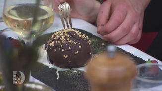 Magdeburger Halbkugel mit Vanille-Eis