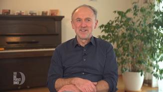 Martin serviert ein französisches Menü