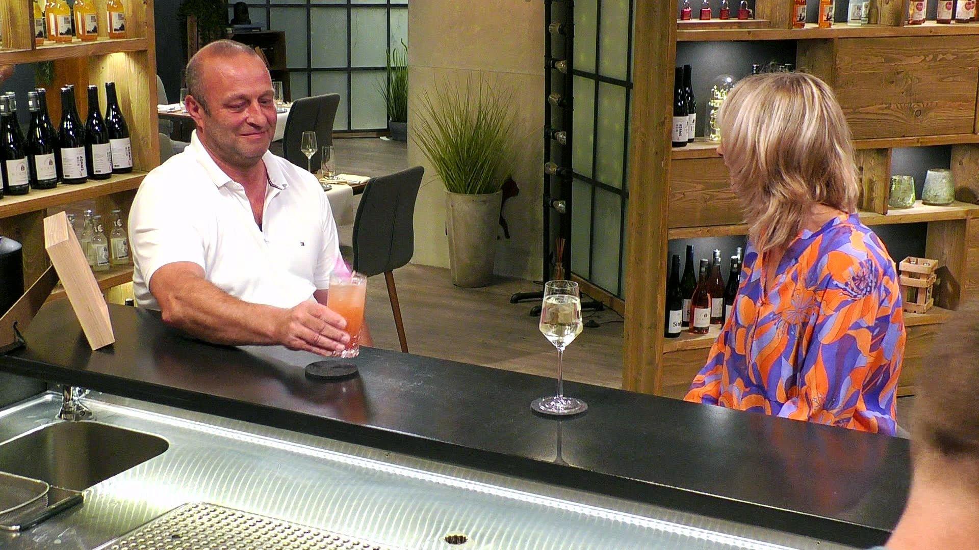 First Dates 20250610 Folge 649 Ela & Manuel, Steffi & Felix, Patrick & Karin, Marcel & Nora First Dates 20250610 Folge 649 Ela & Manuel, Steffi & Felix, Patrick & Karin, Marcel & Nora
