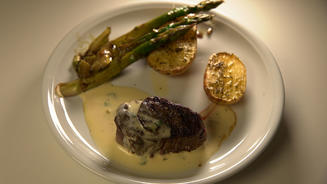 Rinderfilet mit grünem Spargel