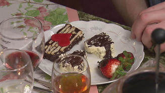 Herzen-Eis mit Schokolade