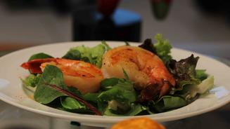 Garnelen mit Knoblauch und Chilischote