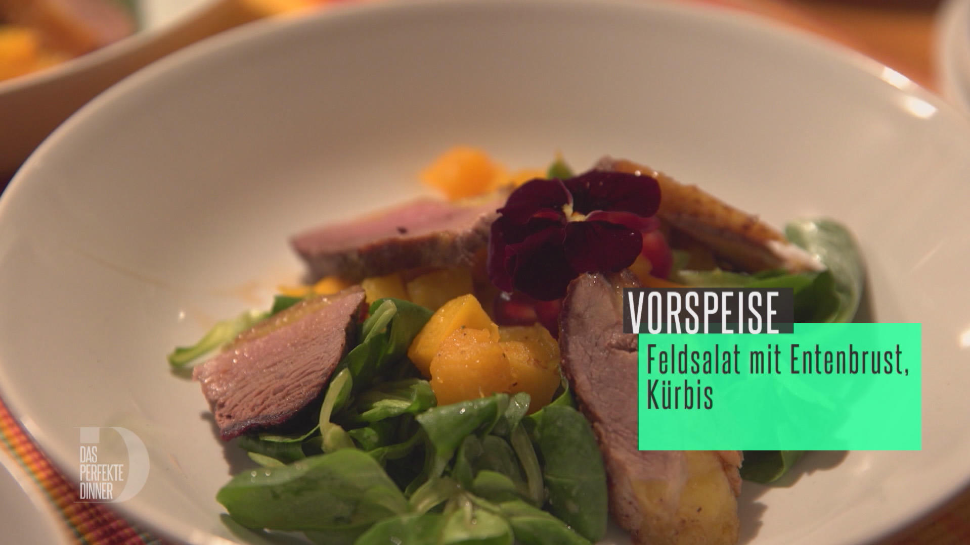 Feldsalat, Kürbis, Entenbrust an Johannisbeerdressing