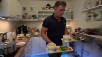 Kartoffel-Kürbis-Suppe an Ziegenkäse