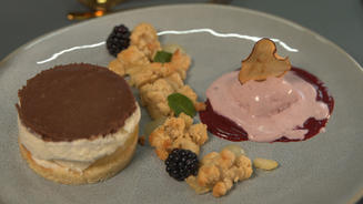 Birnen-Quark-Törtchen und Beereneis