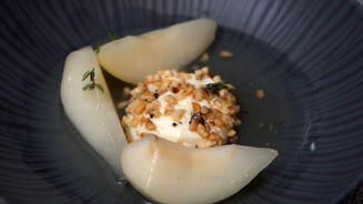 Warmer Ziegenkäse mit Proseccobirnen