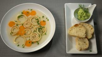 Rinderbrühe mit Flädle 