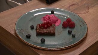  Chocolate Brownie mit Himbeereis