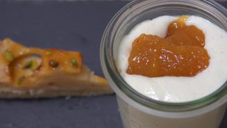 Mascarpone-Creme mit Vogelbeerenmousse