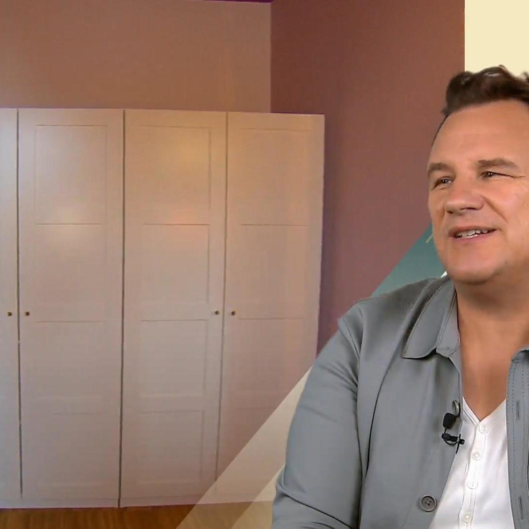 Für Stardesigner Guido Maria Kretschmer ist der weiße Schrank nicht perfekt. Für Stardesigner Guido Maria Kretschmer ist der weiße Schrank nicht perfekt.