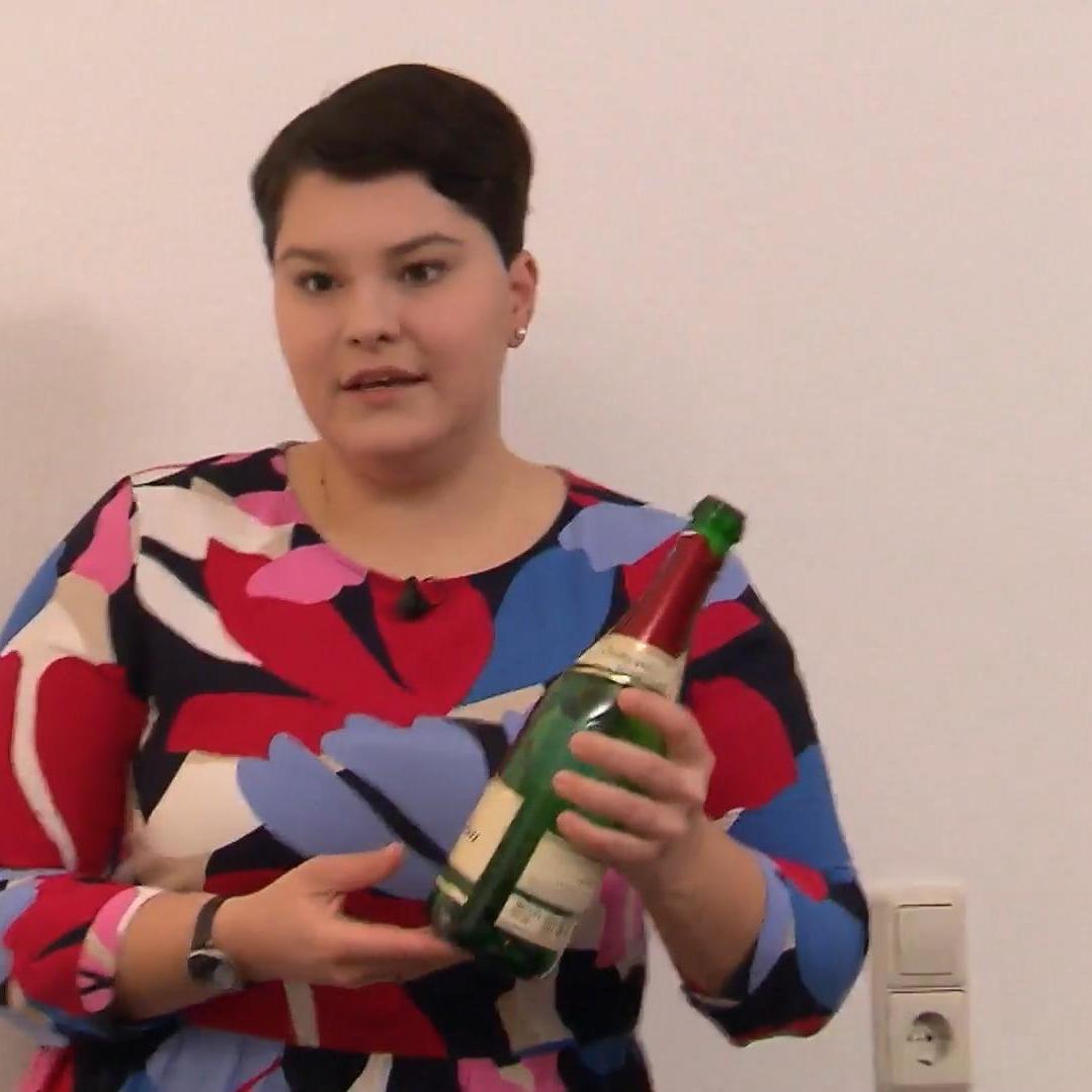 Vickys Aperitif ist zwar lecker, aber leider nicht vegan. Vickys Aperitif ist zwar lecker, aber leider nicht vegan.
