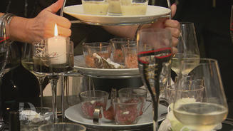 FLYING-BUFFET AUF DER ETAGERE