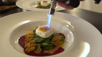 Rote-Beete-Carpaccio mit Ziegenkäse