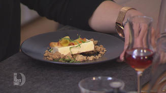 Holunderblüten-Parfait mit Pfirsich