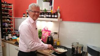 Lehrstunde in indischer Esskultur