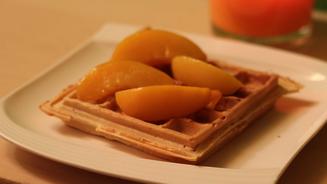 Vanille-Waffeln mit Pfirsich