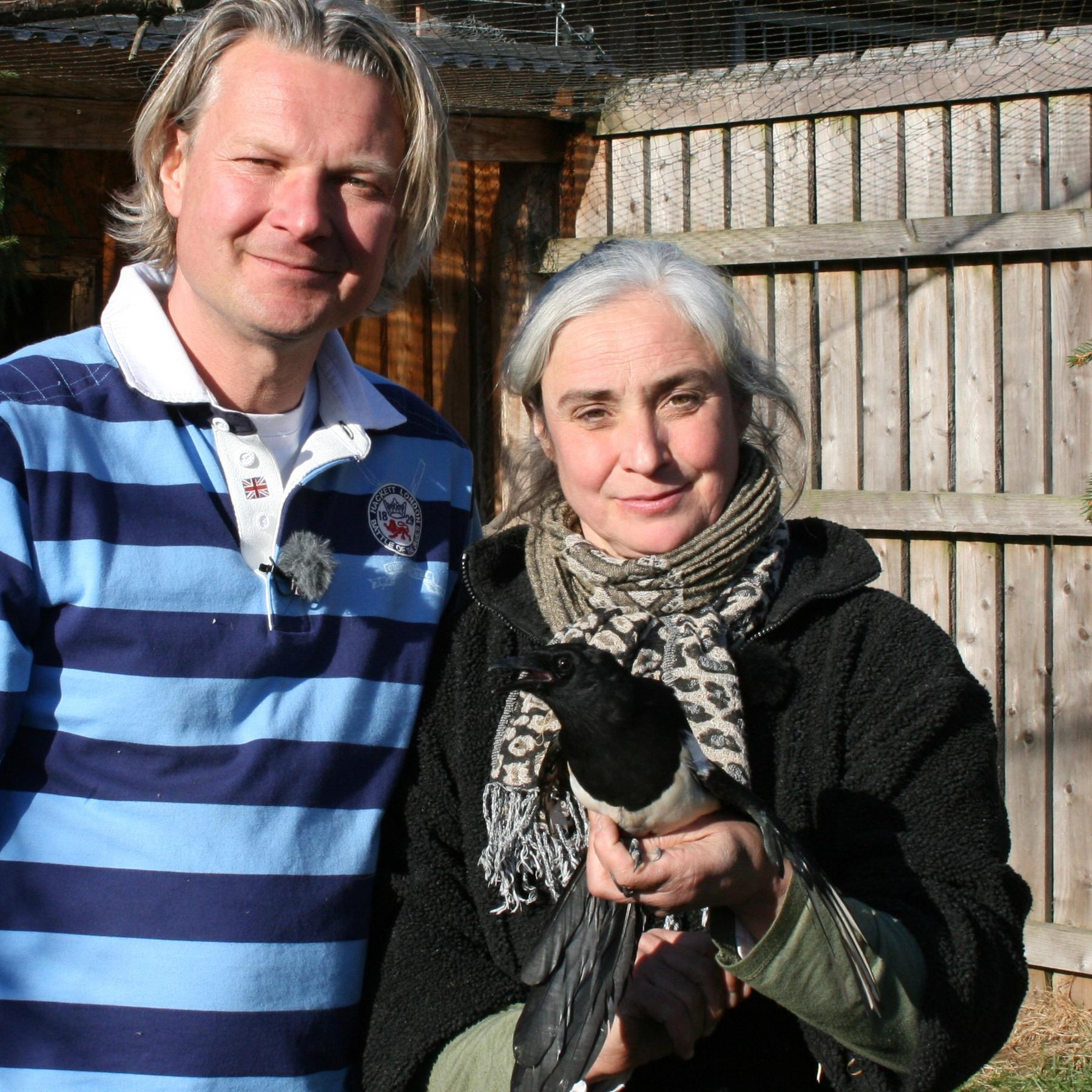 Tiere in Not - Frank mit Elster Toni und Diana Erdmann Tiere in Not - Frank mit Elster Toni und Diana Erdmann