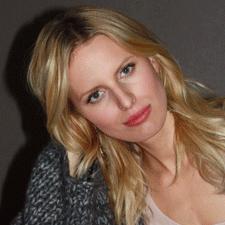 Karolina-Kurkova.gif Karolina-Kurkova.gif