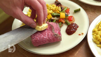 Rindersteak mit Spätzle und Ofengemüse