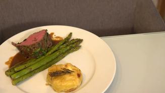 Rinderfilet mit grünem Spargel