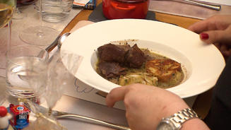 Rehgulasch mit Laugenbreznknödel