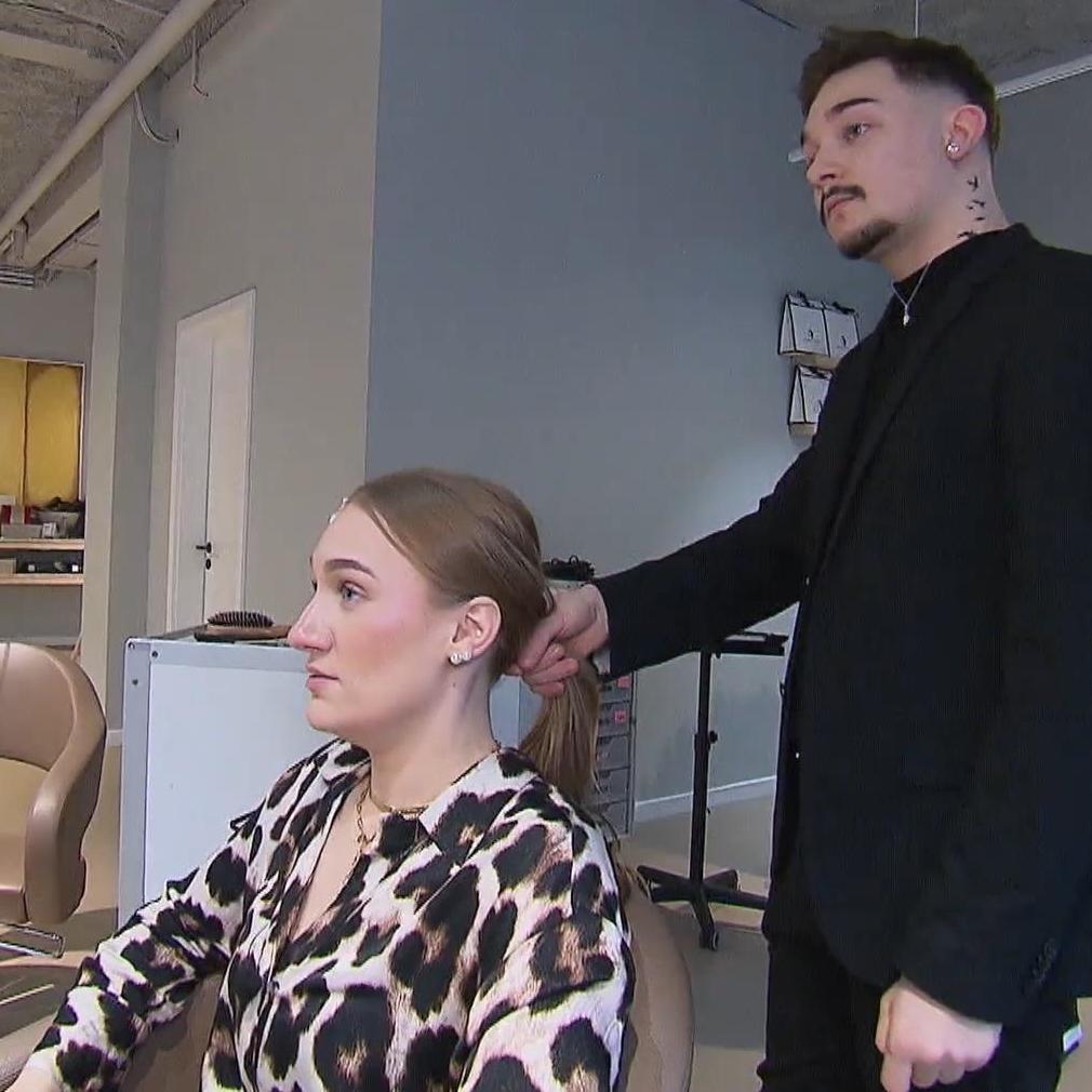 \Shopping Queen\-Kandidatin Kim überlässt ihre Haare dem Profi. \Shopping Queen\-Kandidatin Kim überlässt ihre Haare dem Profi.