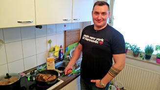 Olek kennt keine Angst beim Kochen