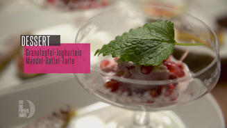 Hausgemachtes Joghurt-Granatapfeleis