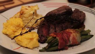 Hasenrücken-Filet mit Rotweinreduktion