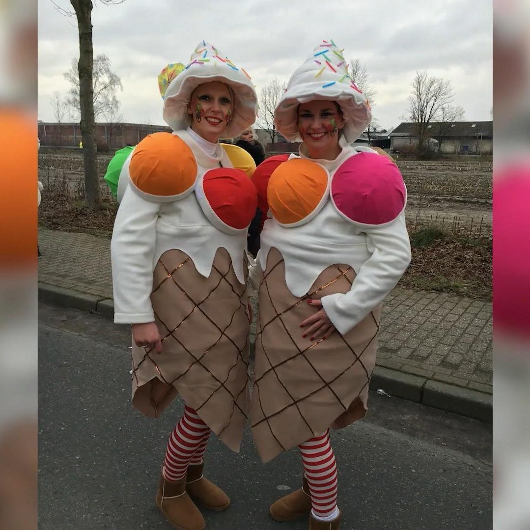 So sieht Nicoles Kostüm fachgerecht angelegt aus.