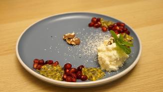Weiße Mousse mit Tonkabohne 