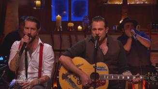 "The BossHoss" lassen die Kuh fliegen