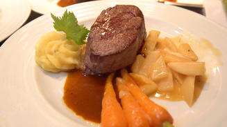  Rinderfilet an Herbstgemüse