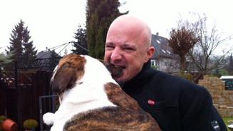 Detlefs Hund schwebt in Lebensgefahr!