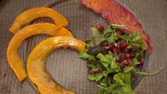Kürbis-Carpaccio an Wildkräuterbouquet