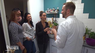 Die Mädels wildern im Schnapsschrank